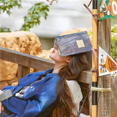 明天、我会成为谁的女友封面